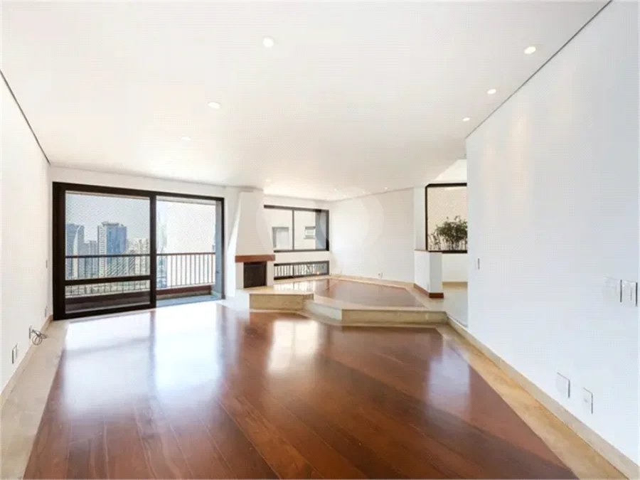 Apartamento à venda ou para alugar com 3 suítes em Real Parque, São Paulo, SP