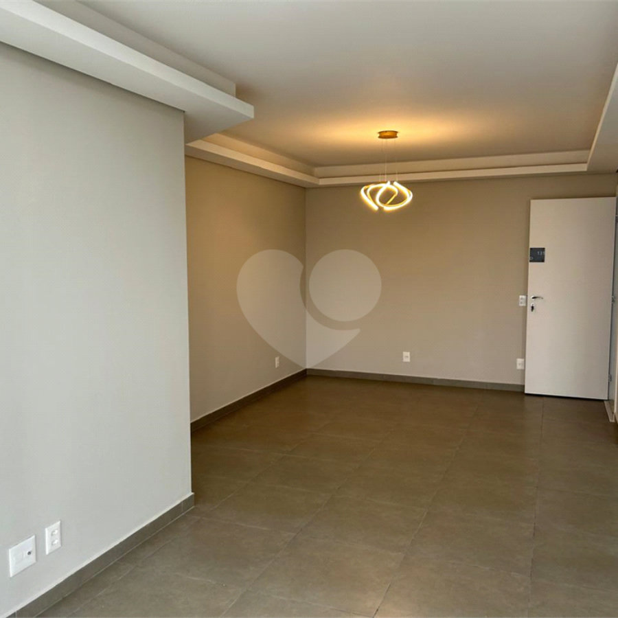 Apartamento à venda com 3 quartos, sendo 1 suíte, em Jardim Caboré, São Paulo, SP