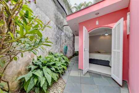Casa à venda com 4 suítes em Jardim Marajoara, São Paulo, SP