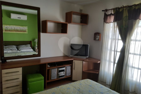 Sobrado à venda com 3 quartos, sendo 1 suíte, em Jardim Caravelas, São Paulo, SP