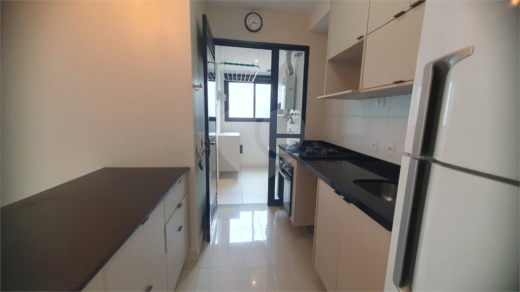 Apartamento à venda com 3 quartos, sendo 1 suíte,  em Pinheiros, São Paulo, SP
