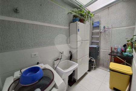 Sobrado à venda com 3 quartos, sendo 1 suíte, em Parque Vitória, São Paulo, SP