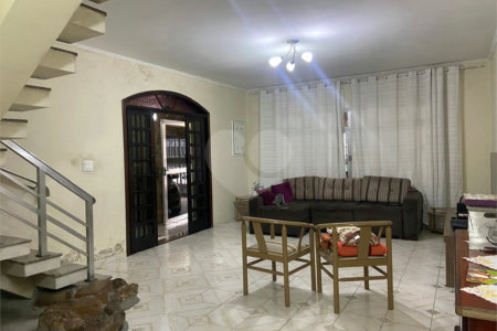 Casa à venda com 3 quartos, sendo 2 suítes, em Vila Carrão, São Paulo, SP