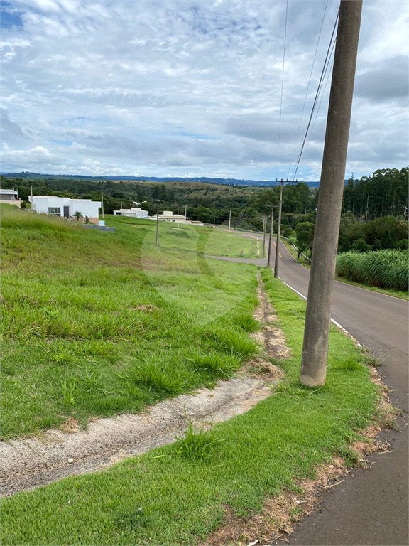 Terreno à venda no condomínio Ninho Verde II, Pardinho - SP