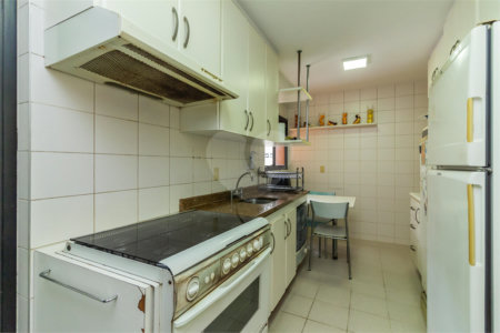 Apartamento à venda com 4 quartos, sendo 3 suítes, em Alto da Lapa, São Paulo, SP