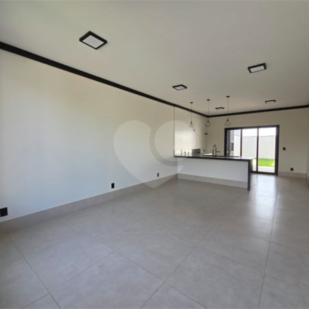 Casa à venda com 3 quartos, sendo 1 suíte, no condomínio Cerejeiras, Araçoiaba da Serra - SP