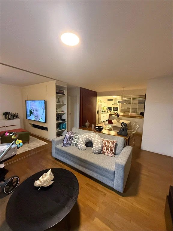 Apartamento à venda com 3 quartos, sendo 2 suítes, em Vila Andrade, São Paulo, SP