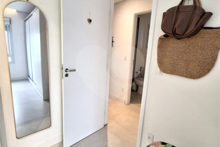 Apartamento à venda com 3 quartos, sendo 1 suíte,  em Vila Andrade, São Paulo, SP