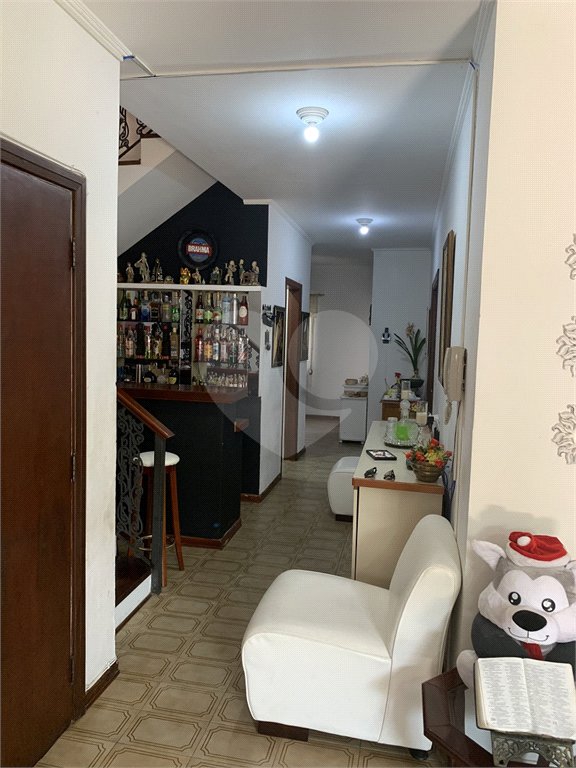 Sobrado à venda com 4 quartos, sendo 3 suítes,  em Jardim Alvinópolis, Atibaia, SP