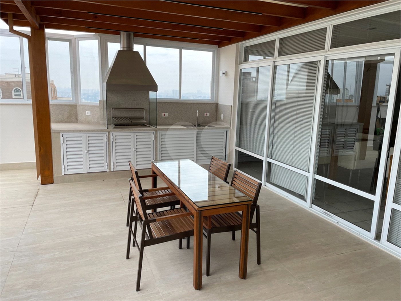 Apartamento à venda com 4 suítes em Vila Suzana, São Paulo, SP