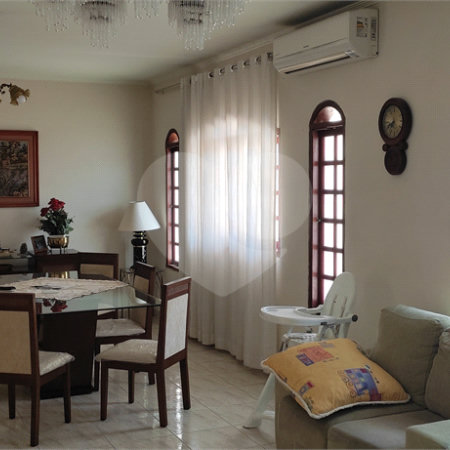 Sobrado à venda com 3 quartos, sendo 1 suíte, em Vila Almeida, Indaiatuba, SP