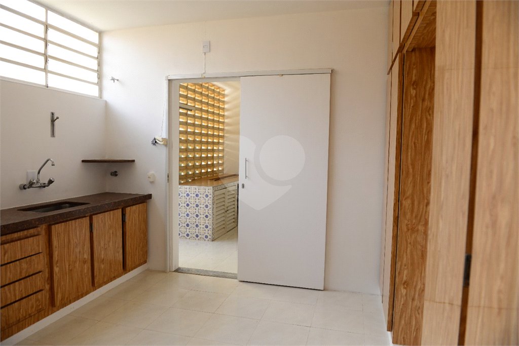 Casa térrea em Araraquara/SP.
