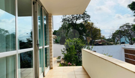 Sobrado à venda com 5 quartos, sendo 1 suíte,  em Interlagos, São Paulo, SP