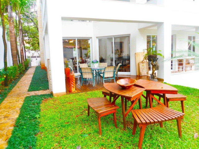 Casa à venda com 4 suítes no condomínio Vila Alba, São Paulo - SP