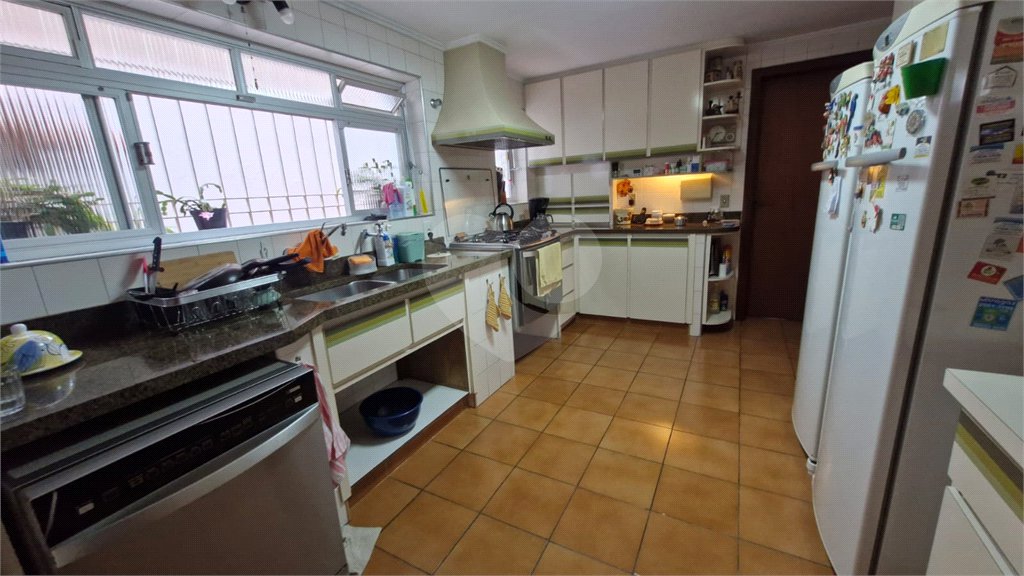Sobrado à venda com 4 quartos, sendo 1 suíte, em Tremembé, São Paulo, SP