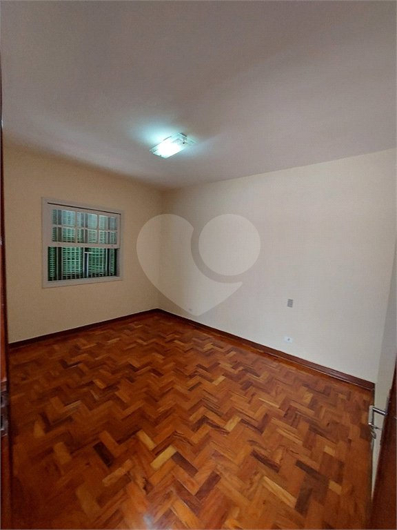 Sobrado à venda com 3 quartos em Vila Gumercindo, São Paulo, SP