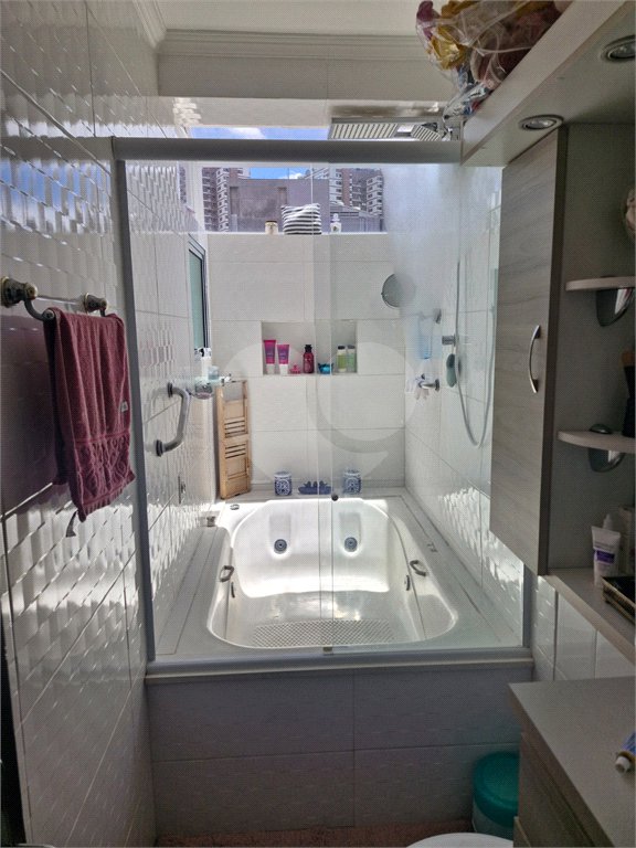 Sobrado à venda com 3 quartos, sendo 1 suíte, em Jardim Caravelas, São Paulo, SP