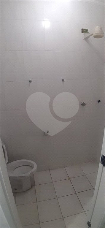 Casa à venda com 3 quartos, sendo 1 suíte, no condomínio Village Palmas, São Paulo - SP