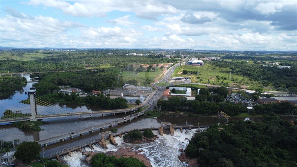 Casa à venda com 4 quartos, sendo 1 suíte, em Jardim Celani, Salto, SP