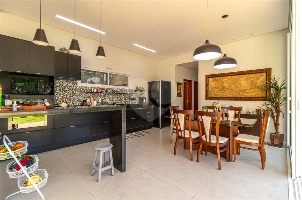 Casa à venda com 3 quartos, sendo 1 suíte,  no condomínio Vale do Lago, Sorocaba - SP