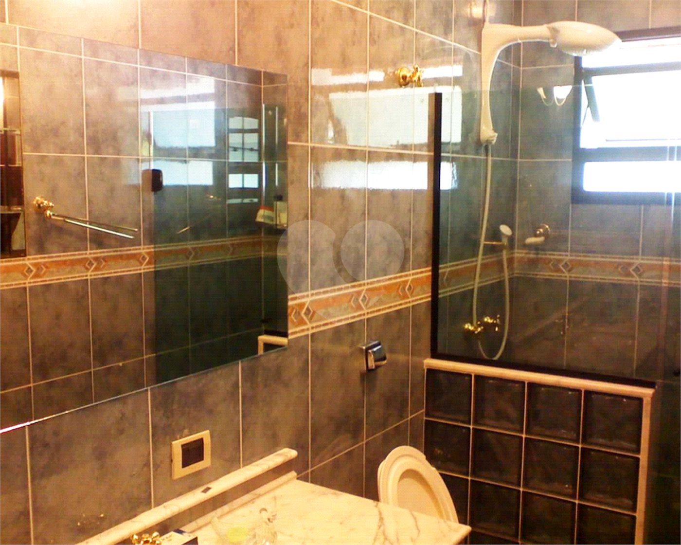 Casa à venda com 8 quartos, sendo 6 suítes,  no condomínio Acapulco, Guarujá - SP