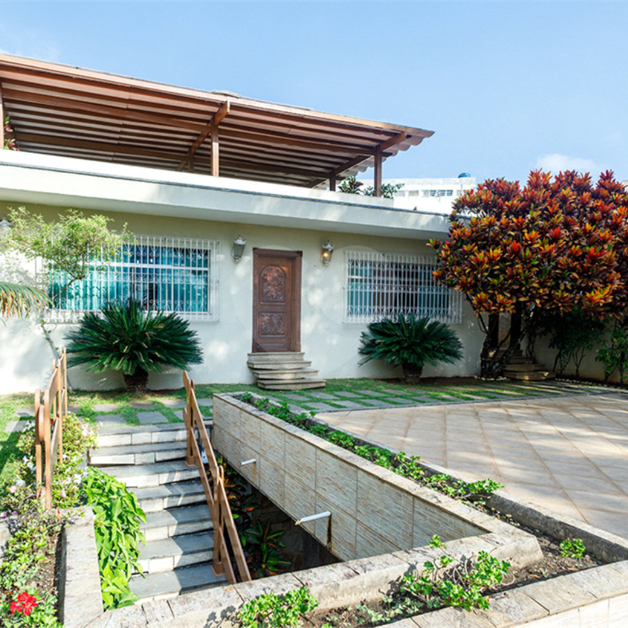 Casa à venda com 5 quartos, sendo 3 suítes, em Lapa, São Paulo, SP