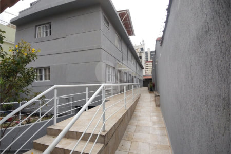 Casa à venda com 2 suítes no condomínio Morada das Hortênsias, São Paulo - SP