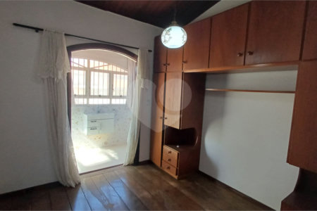 Sobrado à venda com 5 quartos, sendo 2 suítes,  em Parque Continental, São Paulo, SP