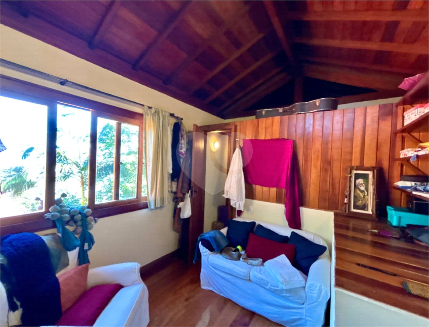 Casa à venda com 4 quartos, sendo 1 suíte, em Lagoa, Rio de Janeiro, RJ