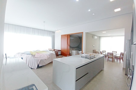 Casa à venda com 3 suítes no condomínio Campo de Toscana, Vinhedo - SP