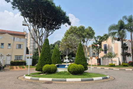 Casa à venda com 2 quartos, sendo 1 suíte,  no condomínio Quintas Marajoara, São Paulo - SP