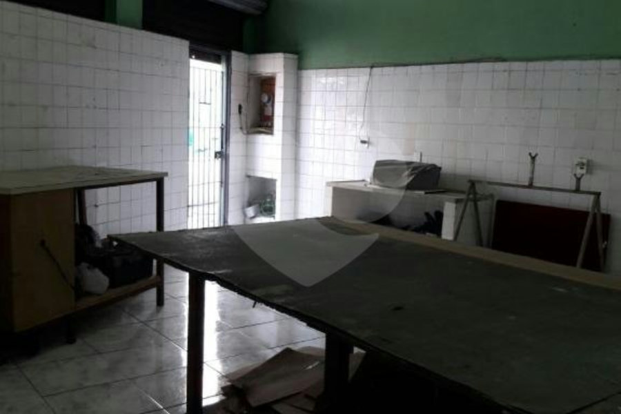 Prédio à venda com 5 quartos, sendo 1 suíte, em Vila Romero, São Paulo, SP