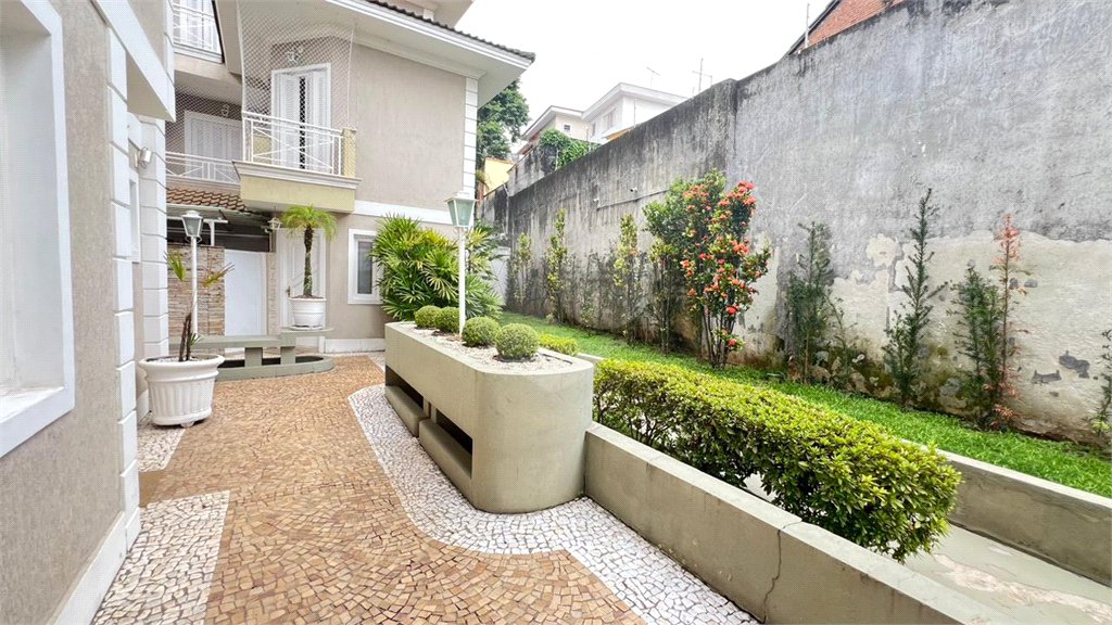 Casa à venda com 3 quartos, sendo 1 suíte, no condomínio Villagio Tramway, São Paulo - SP