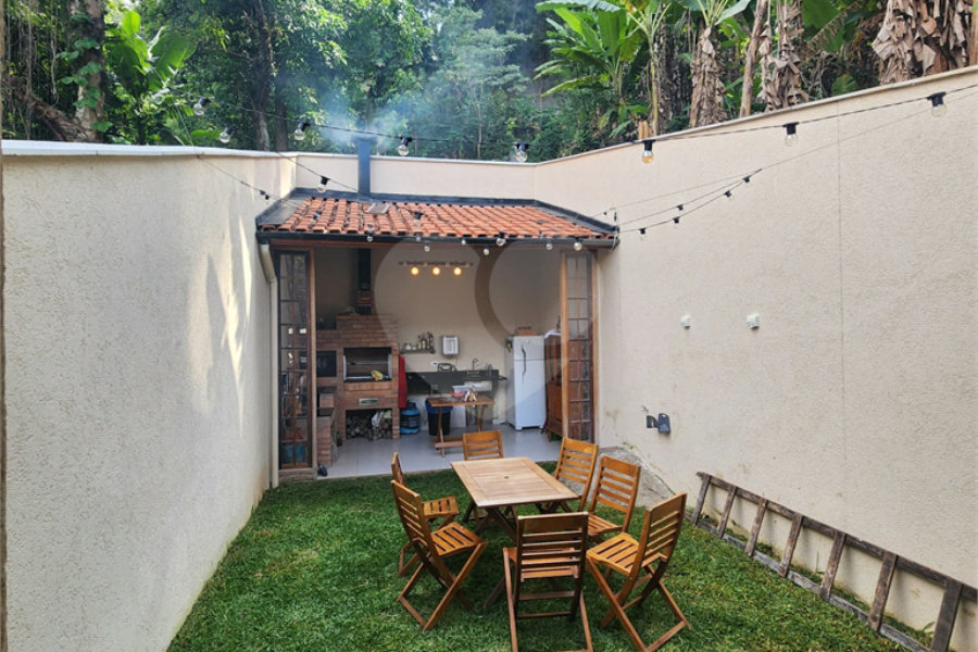 Sobrado à venda com 4 quartos, sendo 1 suíte, em Tremembé, São Paulo, SP