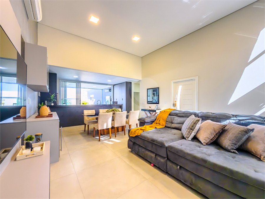 Casa à venda com 3 suítes no condomínio Jardim Residencial Dona Maria José, Indaiatuba - SP