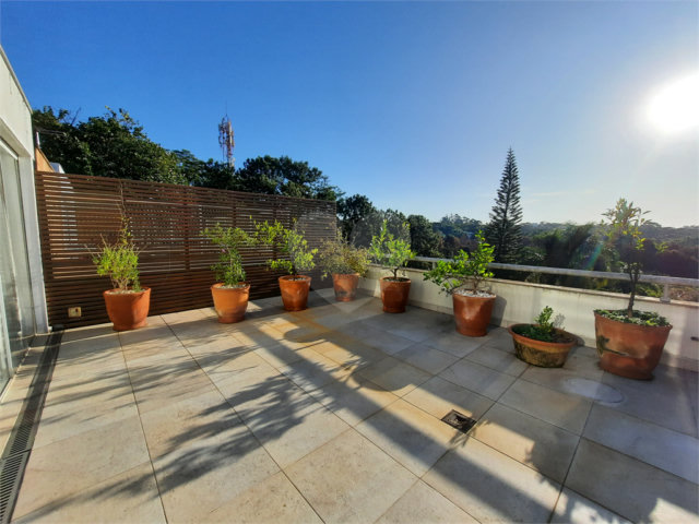 Casa à venda com 4 suítes no condomínio Las Cumbres, São Paulo - SP