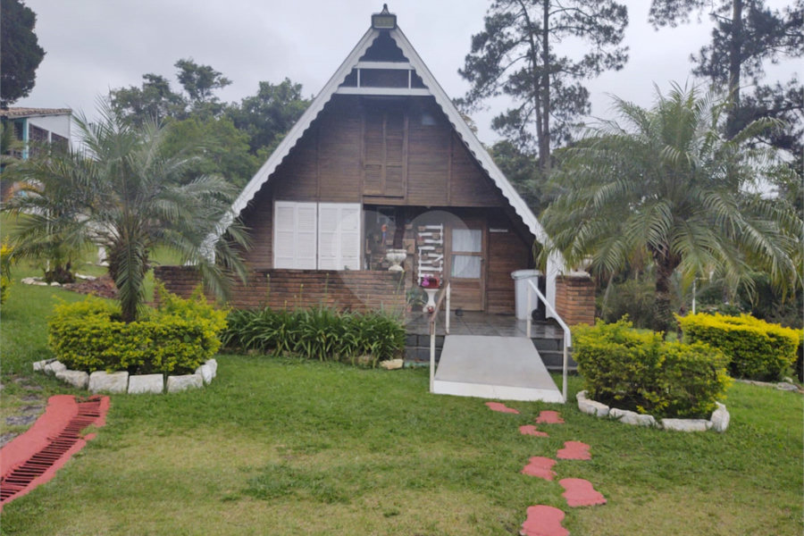 Casa Térrea à venda com 5 quartos, sendo 3 suítes, em Serra da Cantareira, Mairiporã, SP