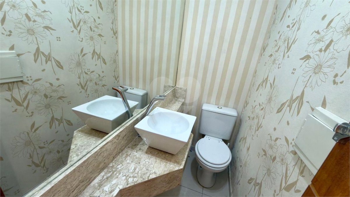 Casa à venda com 3 quartos, sendo 1 suíte, no condomínio Residencial Village Salermo, Sorocaba - SP