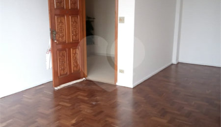 Apartamento à venda com 3 quartos, sendo 1 suíte,  em Santo Antônio, São Caetano do Sul, SP