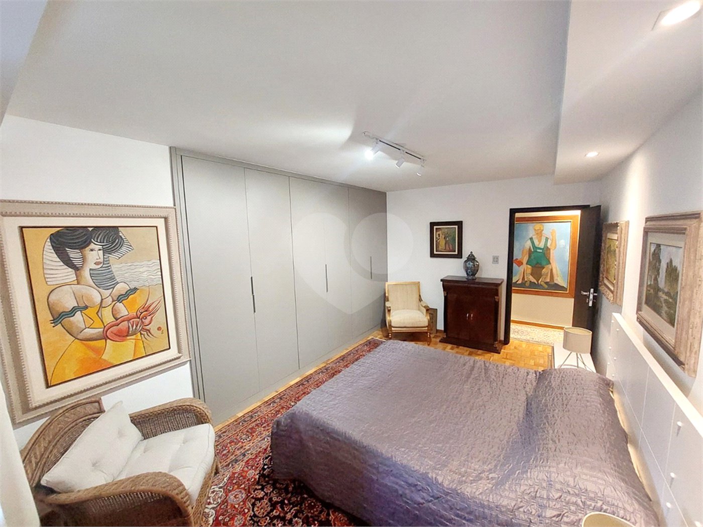 Apartamento à venda com 3 quartos, sendo 1 suíte,  em Santa Cecília, São Paulo, SP