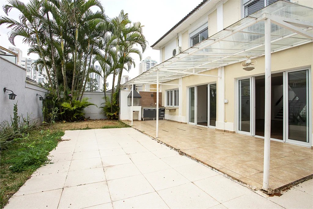 Casa à venda ou para alugar com 4 suítes no condomínio Belle Ville, São Paulo - SP