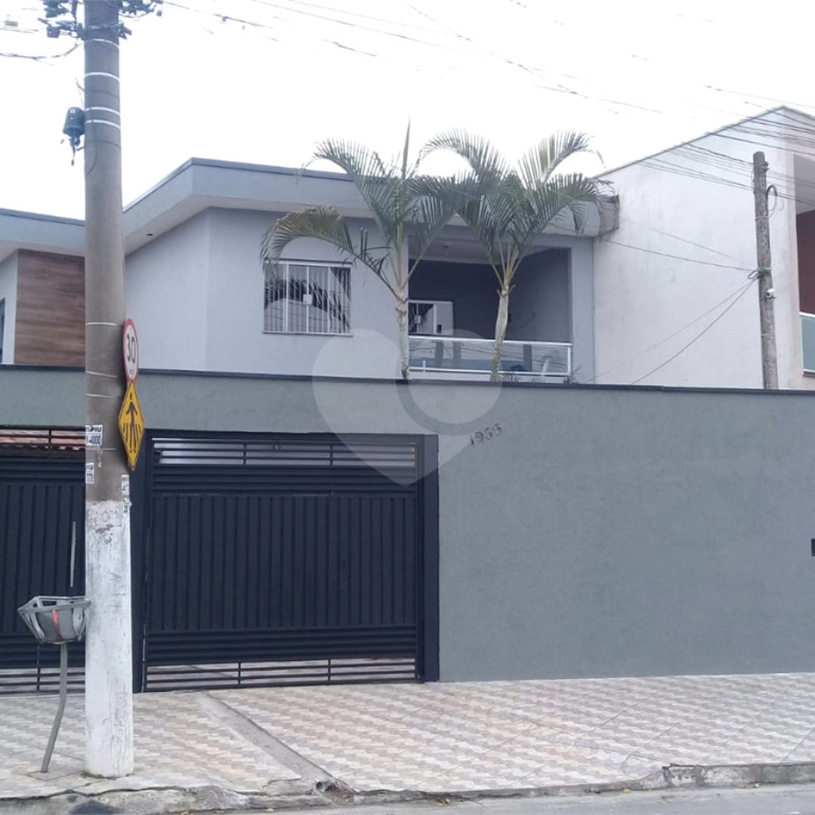 Sobrado à venda com 2 quartos, sendo 1 suíte, em Cidade Boa Vista, Suzano, SP