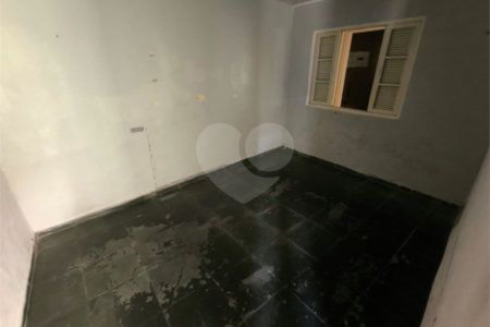 Casa à venda com 3 quartos em Jardim das Esmeraldas, São Paulo, SP