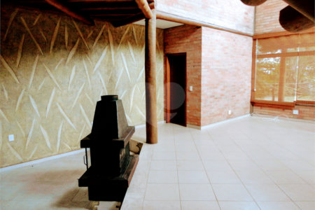 Casa à venda com 4 suítes no condomínio Estância Marambaia, Vinhedo - SP