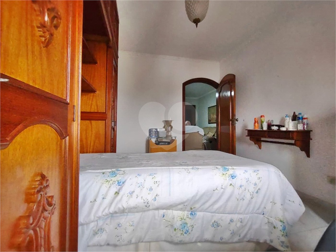Casa à venda com 3 quartos, sendo 1 suíte, no condomínio Vila Paiva, São Paulo - SP