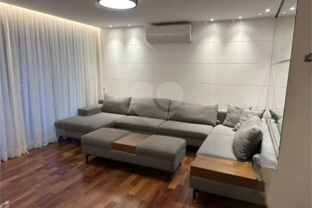 Aptº venda Mooca, 149m², andar alto, 4 dorms, 3 suítes, 2 vagas, varanda gourmet, ar condicionado.