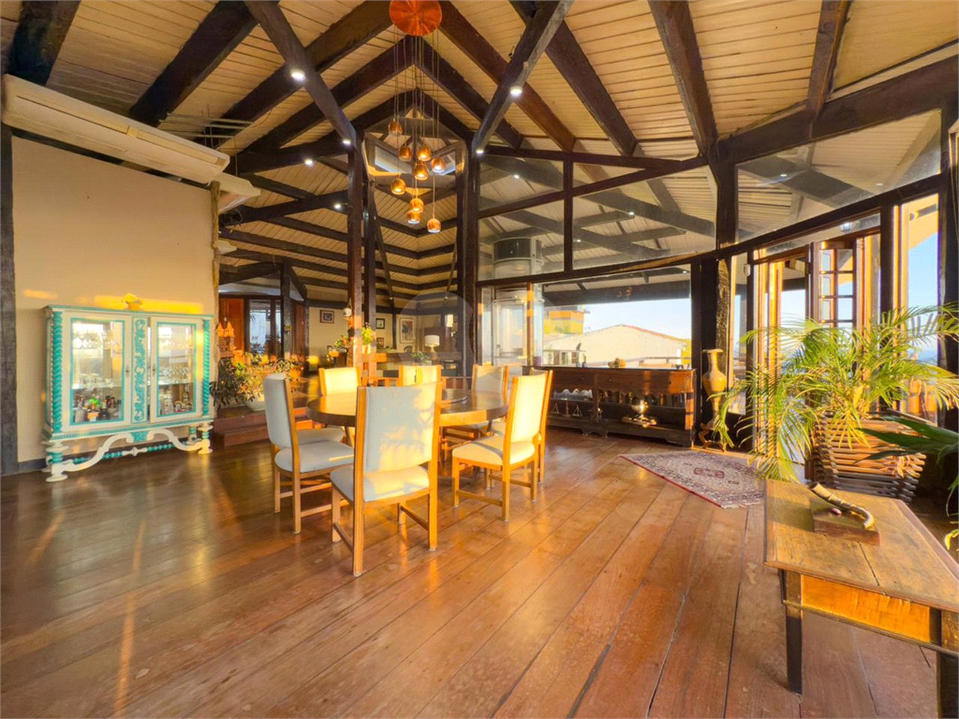Casa à venda com 5 quartos, sendo 2 suítes, em Joá, Rio de Janeiro, RJ