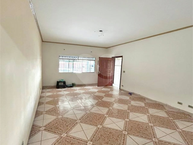 Sobrado à venda com 3 quartos, sendo 1 suíte,  em Jardim Peri, São Paulo, SP