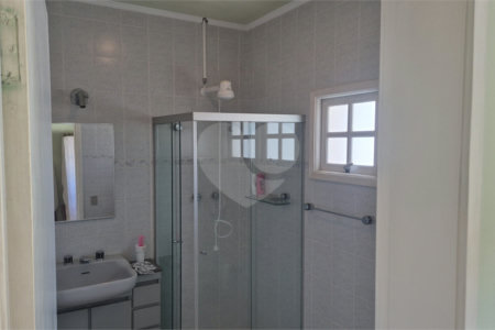 Casa à venda com 4 quartos, sendo 3 suítes,  no condomínio Chácara das Rosas, São Paulo - SP