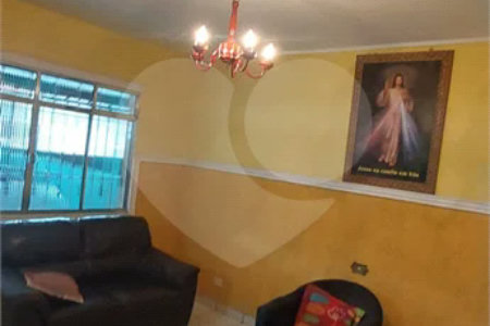 Sobrado espaçoso em São Miguel Paulista com 5 dormitórios e 5 vagas.